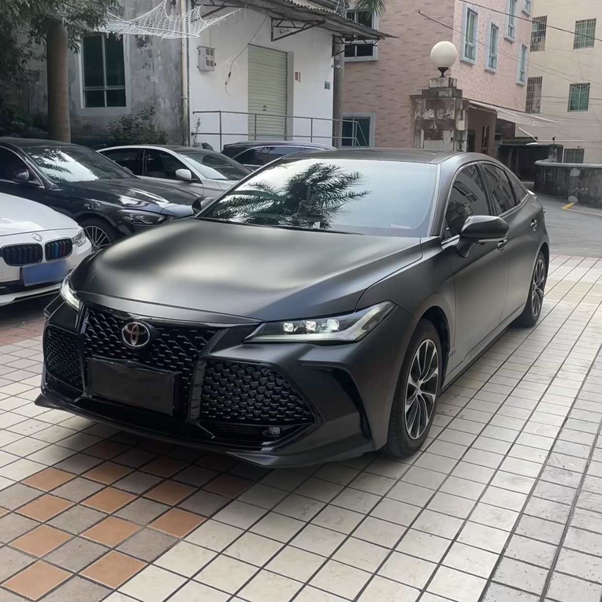 Ravoony Plus PET Satin Black Car Wrap Toyota Abaron Wrap