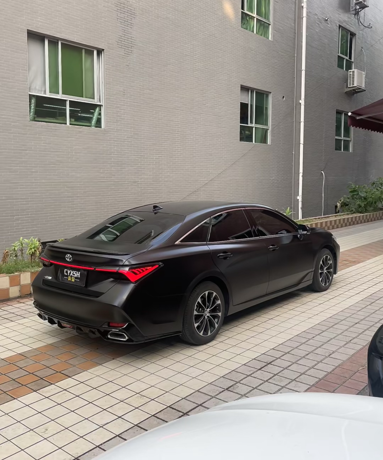 Ravoony Plus PET Satin Black Car Wrap Toyota Abaron Wrap