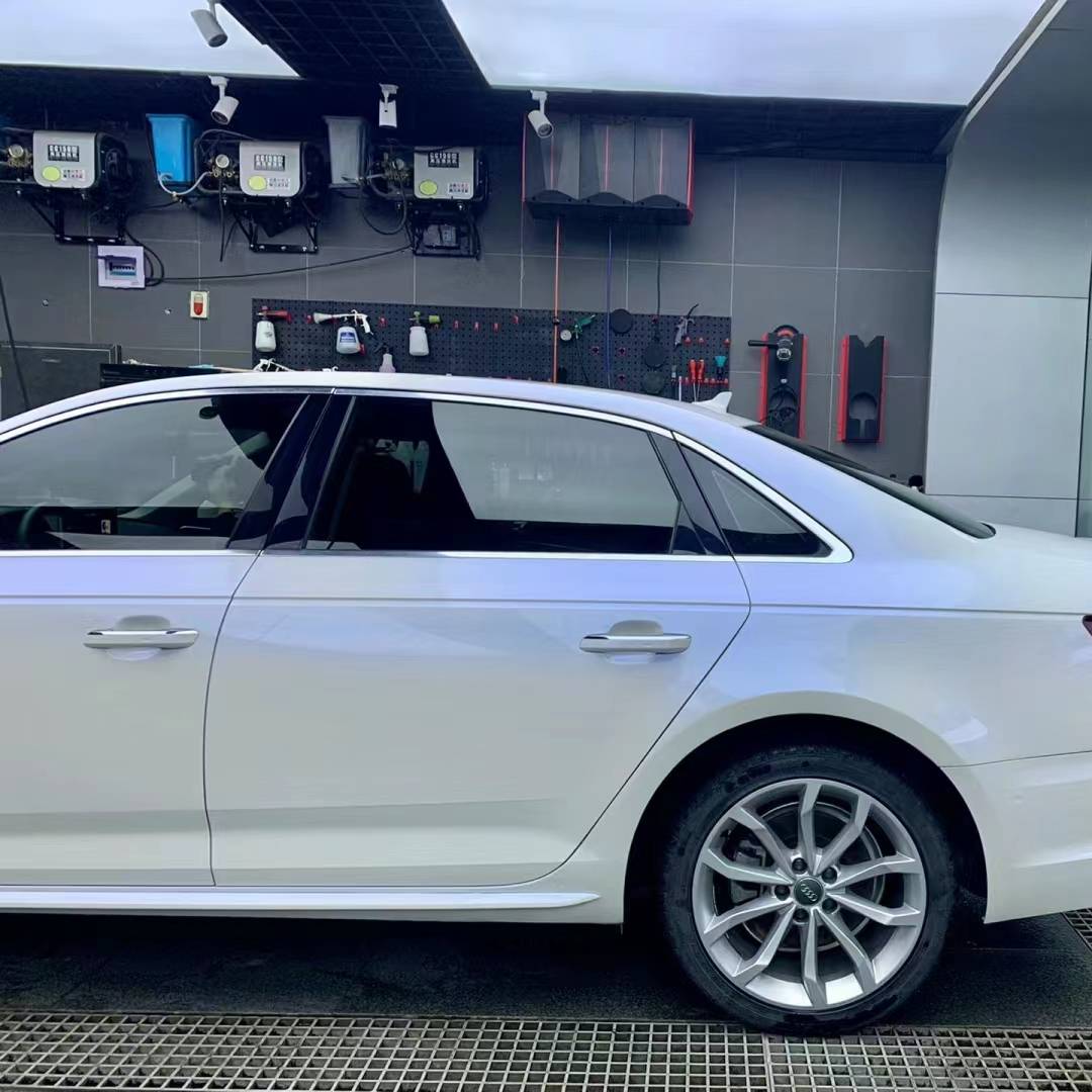 Ravoony Plus PET Glossy White to Blue Car Vinyl Wrap Audi A4 Wrap