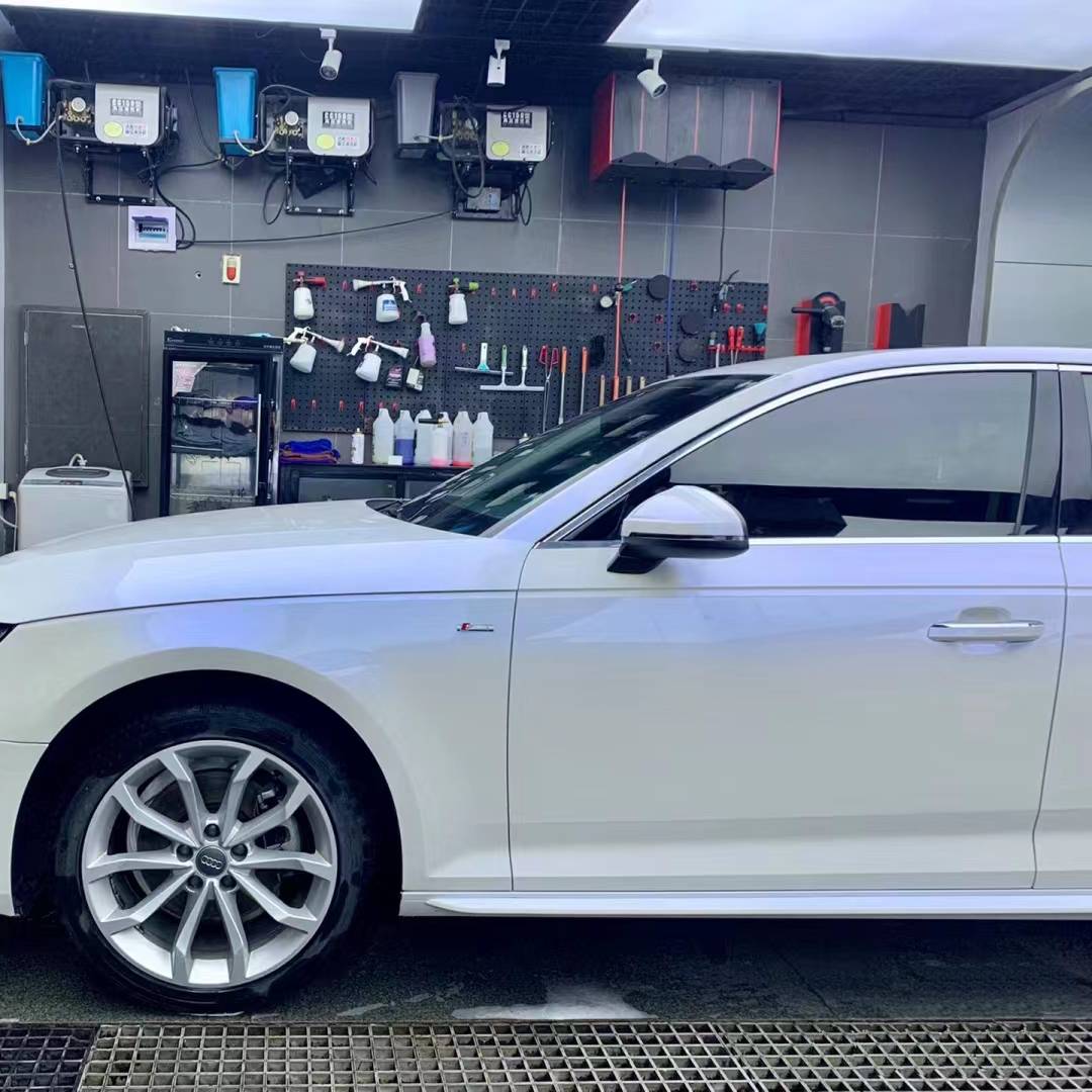 Ravoony Plus PET Glossy White to Blue Car Vinyl Wrap Audi A4 Wrap