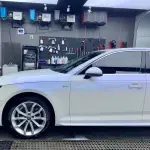 Ravoony Plus Glossy White to Blue Car Vinyl Wrap Audi A4 Wrap