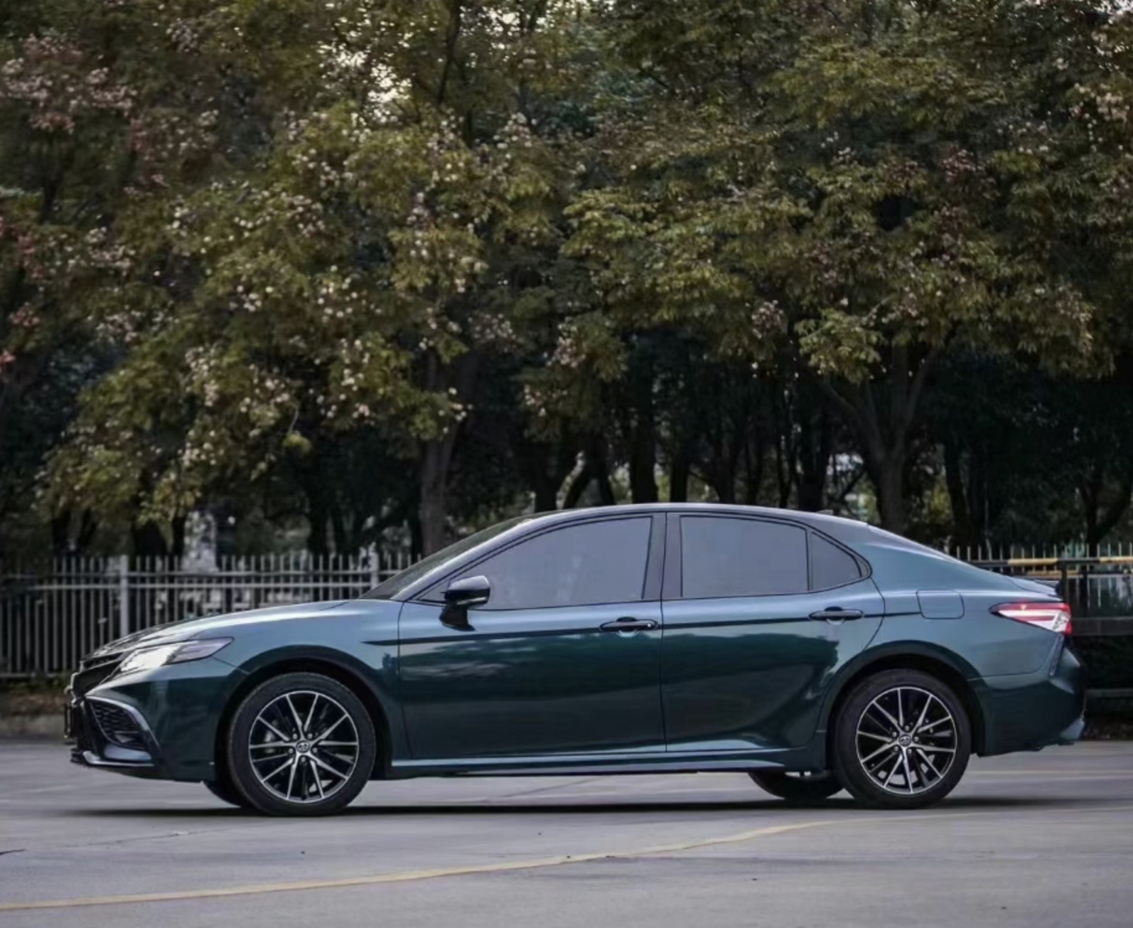 Ravoony Plus Gloss Metallic Midnight Green Car Wrap Toyota Camry Wrap