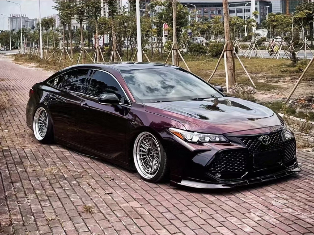 Ravoony Plus Glossy Diamond Black Red Vinyl Car Wrap Toyota Abaron Wrap