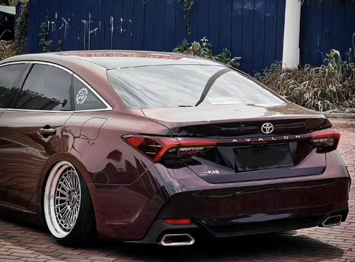 Ravoony Plus Glossy Diamond Black Red Vinyl Car Wrap Toyota Abaron Wrap