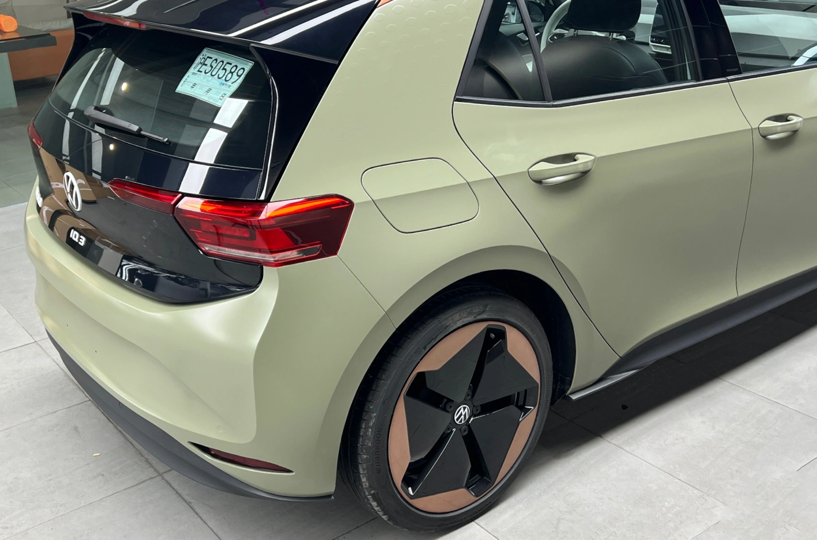 Ravoony Plus Ultimate Flat Light Khaki Green Car Wrap