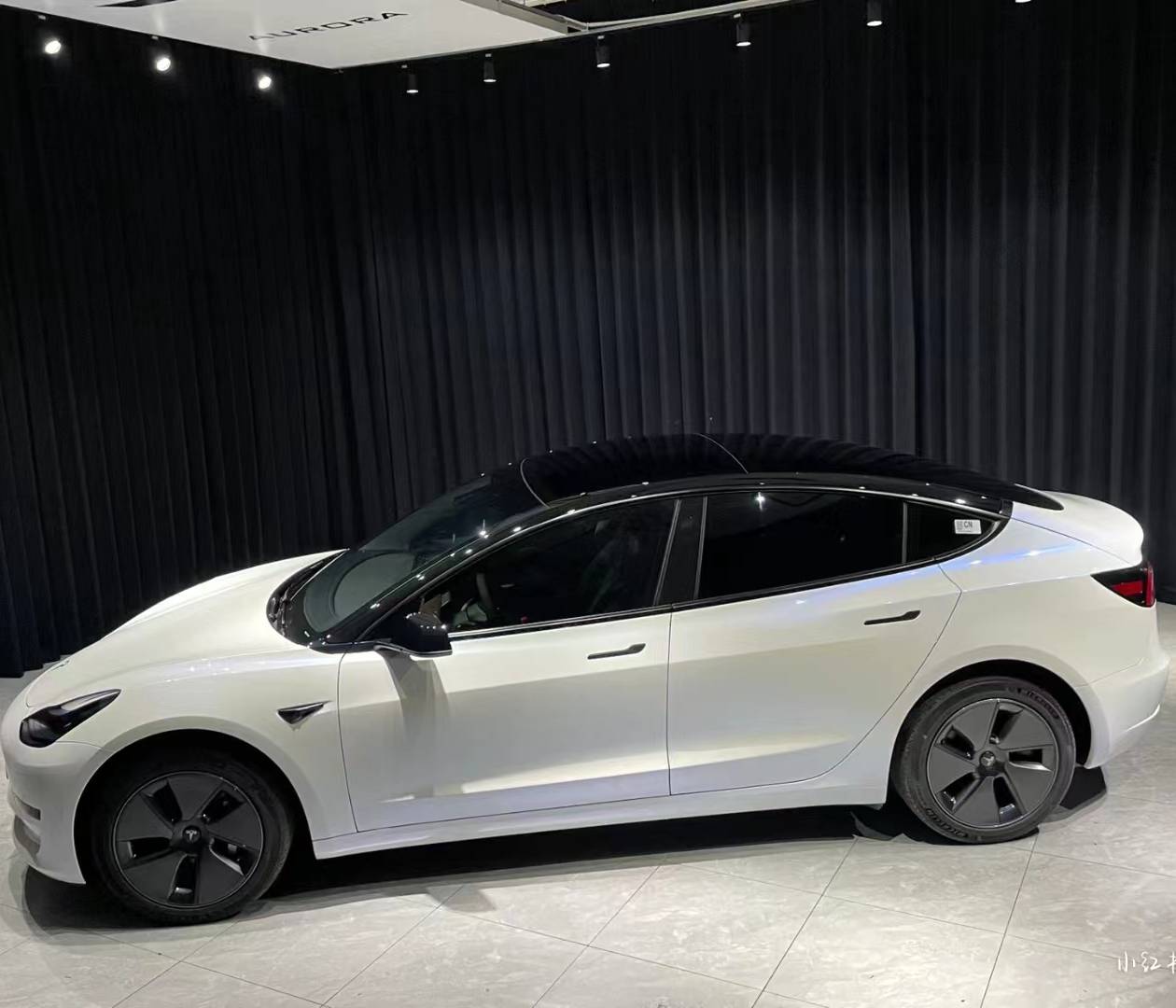 Time-Limited Sale Ravoony Plus Glossy White to Blue Car Vinyl Wrap