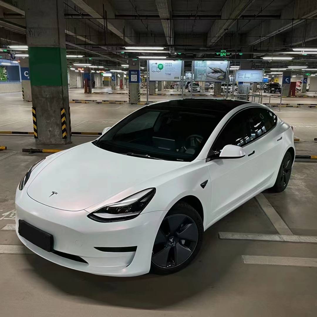 Ravoony Plus Matte White To Pink Car Vinyl Wrap