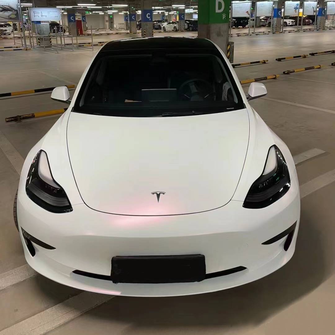 Ravoony Plus Matte White To Pink Car Vinyl Wrap