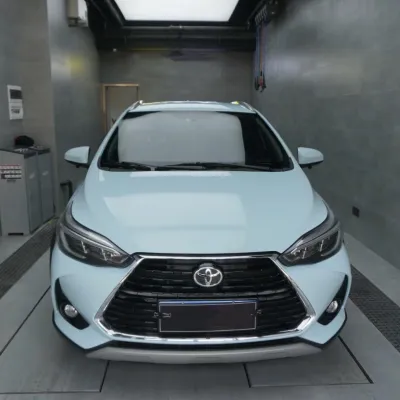 Ravoony Plus Glossy Crystal Glacier Blue Car Wrap Yaris L Wrap 02