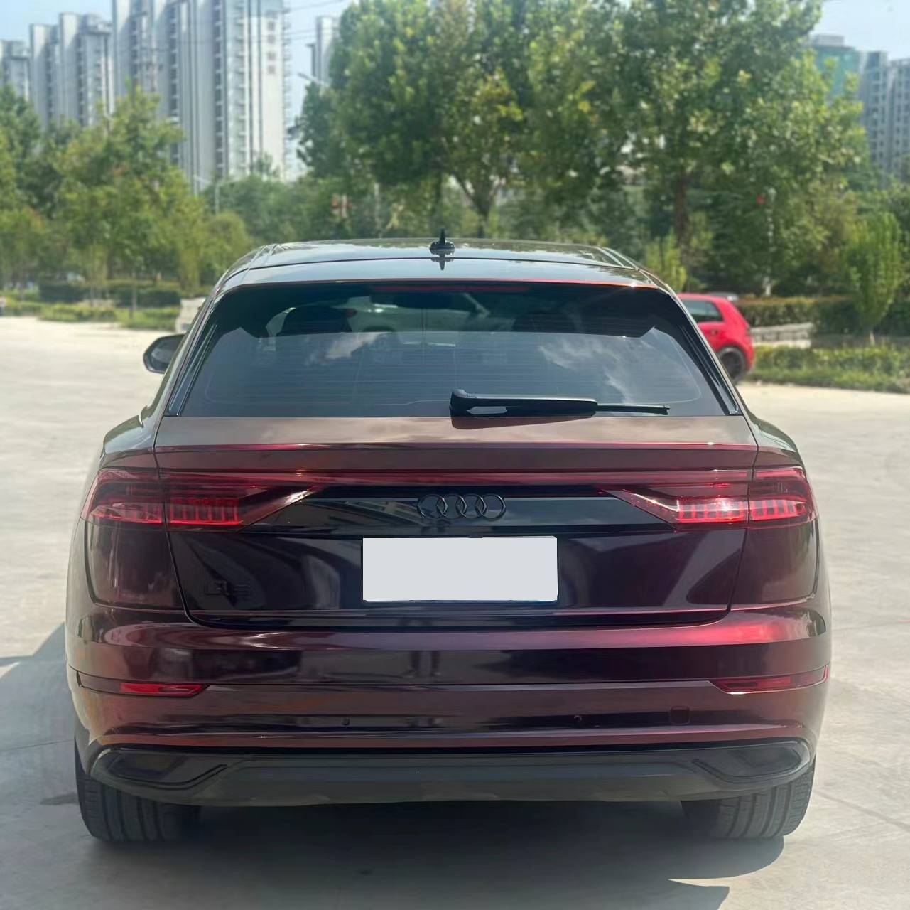 Ravoony Plus Gloss Color Shift Rainbow Drift Black Red Vinyl Wrap Audi Q8 Wrap