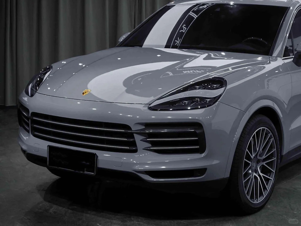 Ravoony Plus Light Cement Grey Vinyl Wrap