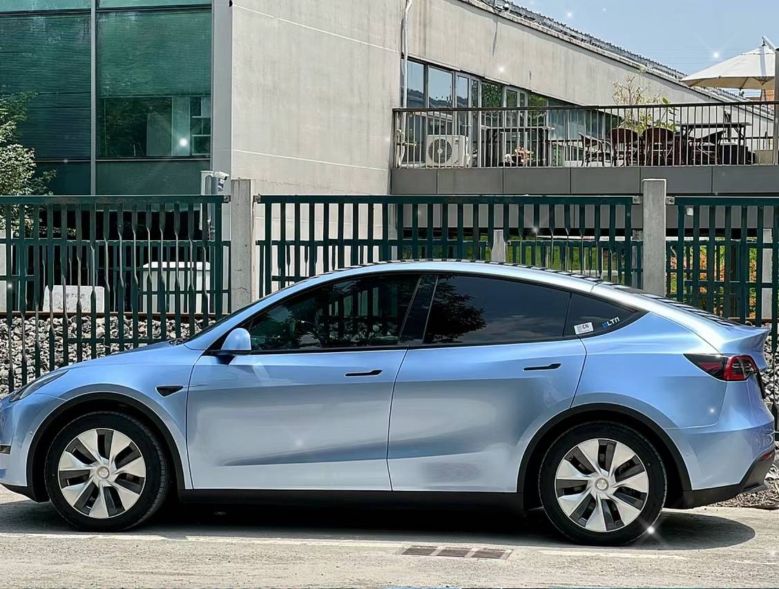 Ravoony Plus Glossy Metal Paint Mist Blue Car Wrap