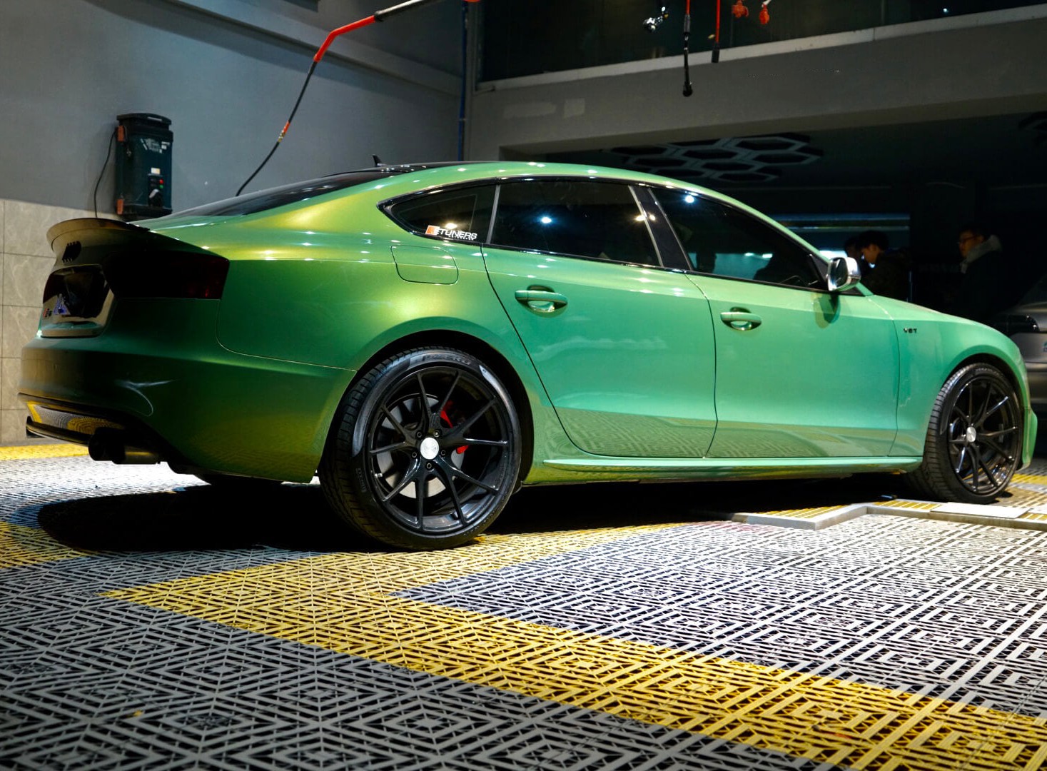 Ravoony Plus Gloss Aston Martin Iridescent Emerald Green Car Wrap