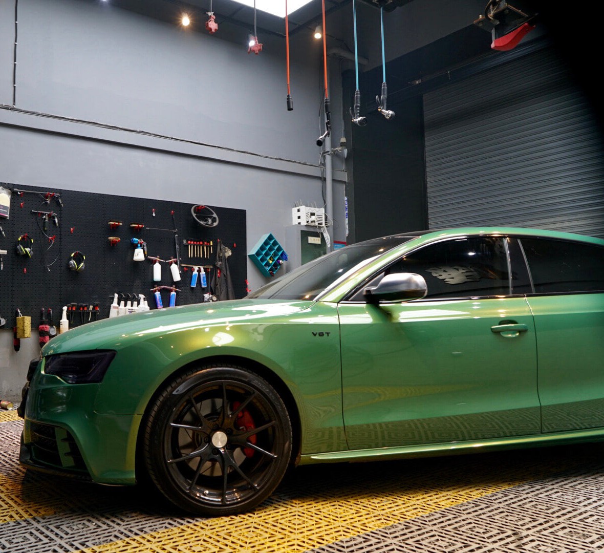 Ravoony Plus Gloss Aston Martin Iridescent Emerald Green Car Wrap