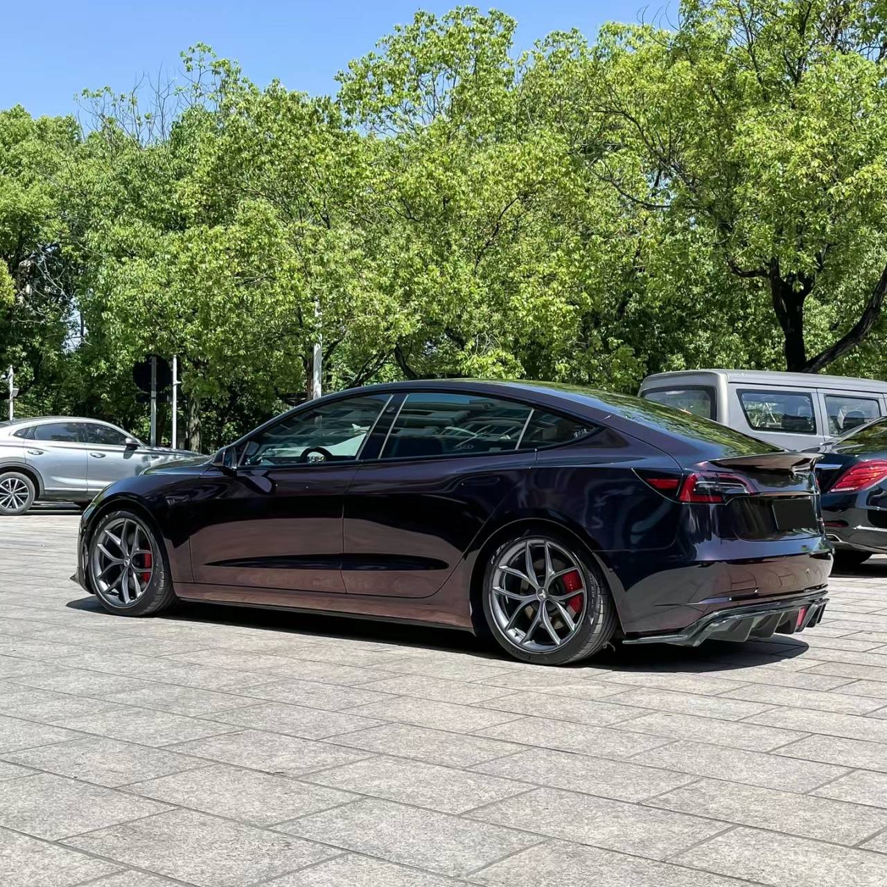 Ravoony Plus Gloss Color Shift Rainbow Drift Black Red Vinyl Wrap Tesla Model 3 Wrap