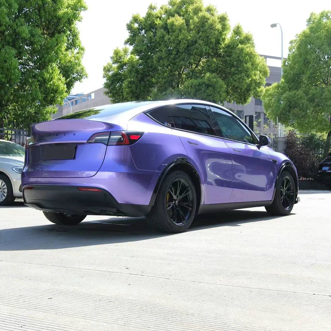 Ravoony Plus Gloss Liquid Metallic Viola Purple Car Wrap Tesla Model Y Wrap