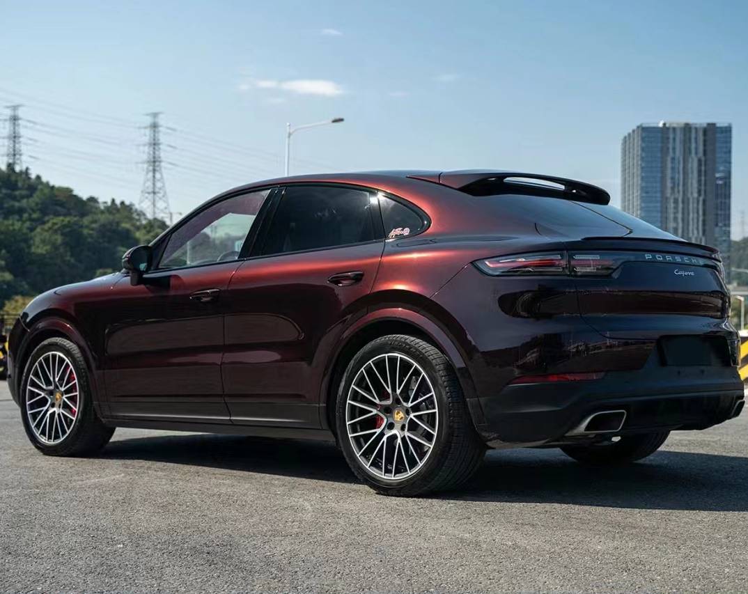 Ravoony Plus PET Glossy Tourmalie Red Car Wrap