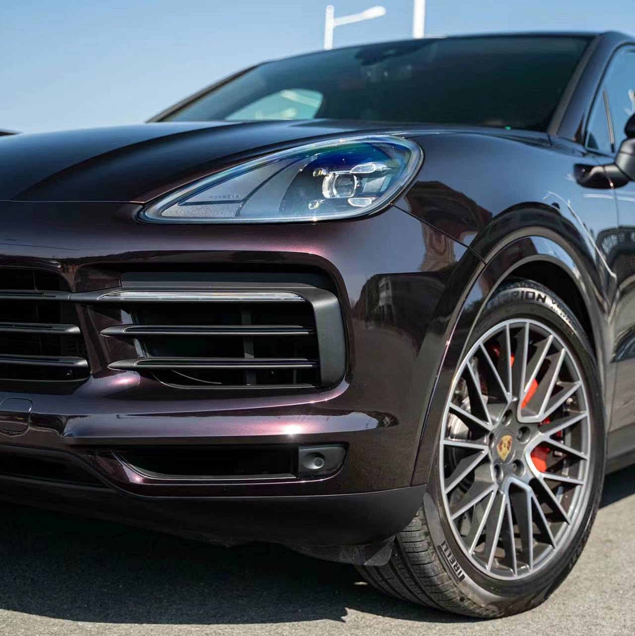 Ravoony Plus PET Glossy Tourmalie Red Car Wrap