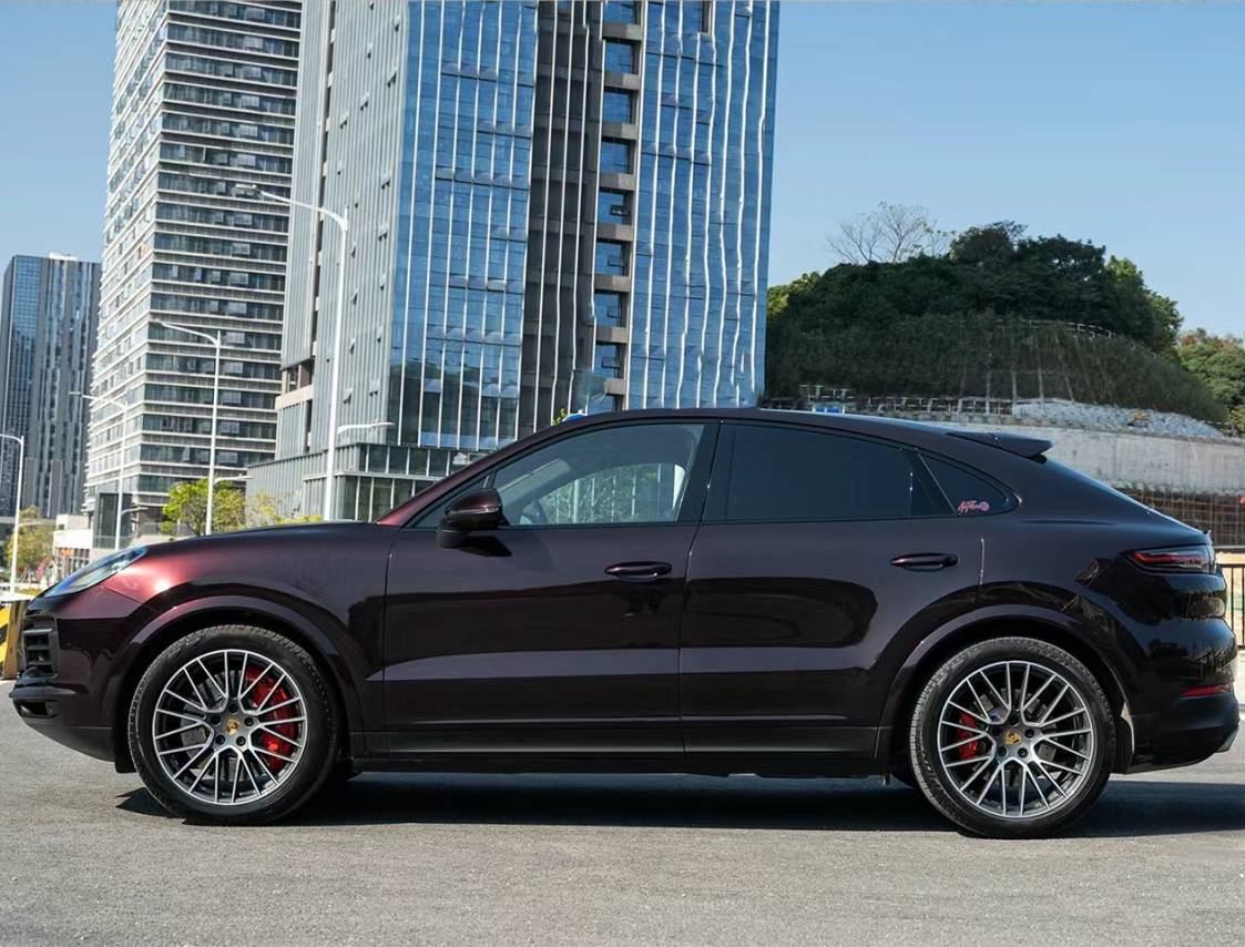 Ravoony Plus PET Glossy Tourmalie Red Car Wrap