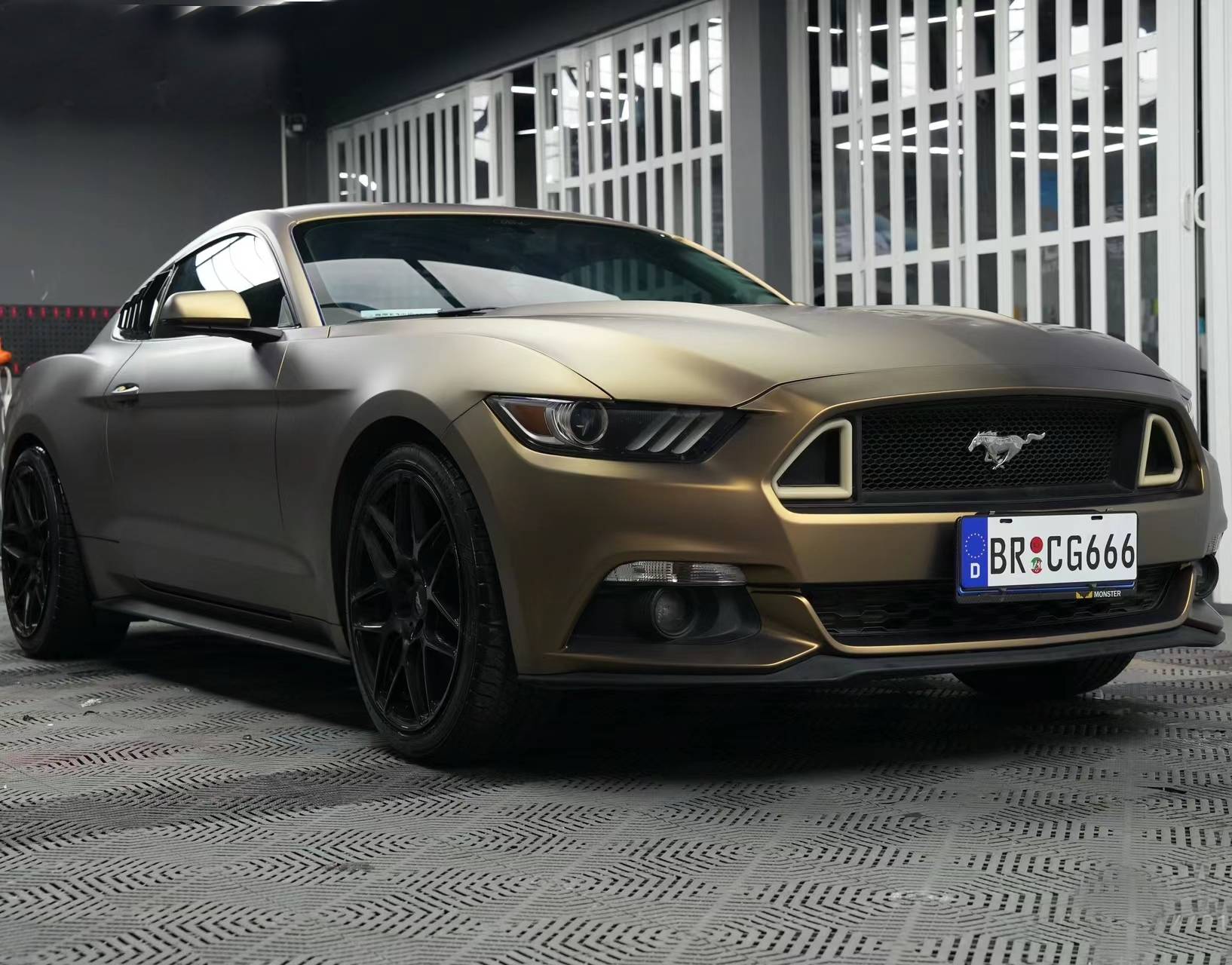 Ravoony Plus Ultra-Matte Midnight Gold Car Wrap