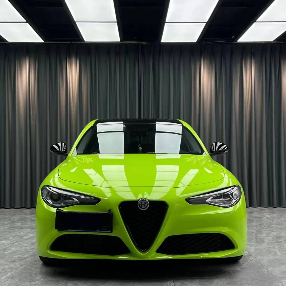 Ravoony Plus Gloss Apple Green Car Wrap