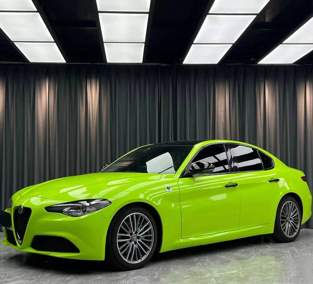 Ravoony Plus Gloss Apple Green Car Wrap