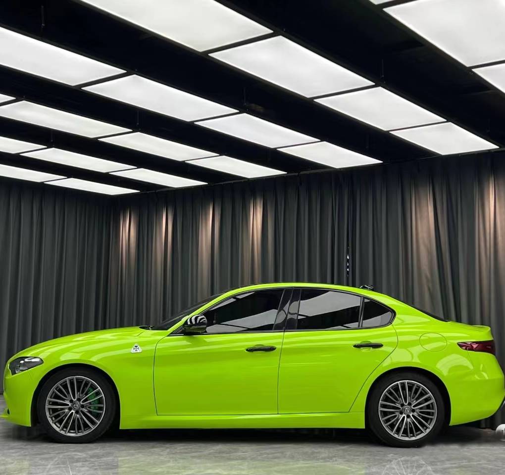 Ravoony Plus Gloss Apple Green Car Wrap