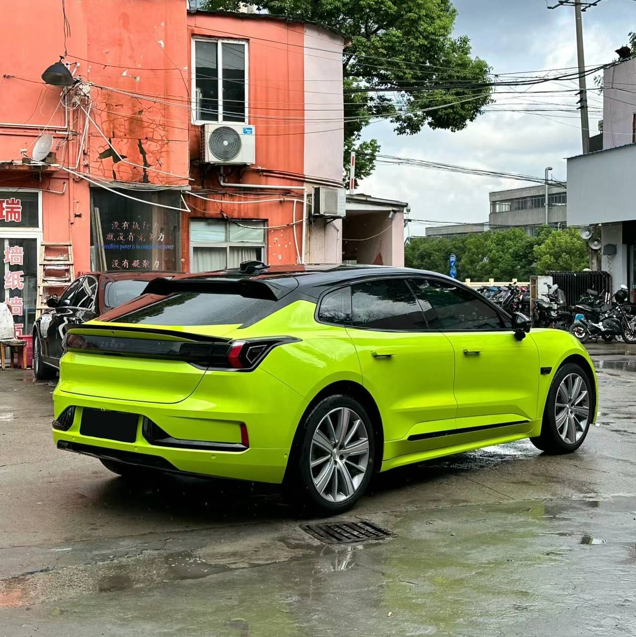 Ravoony Plus PET Glossy Crystal Bur Green Car Wrap