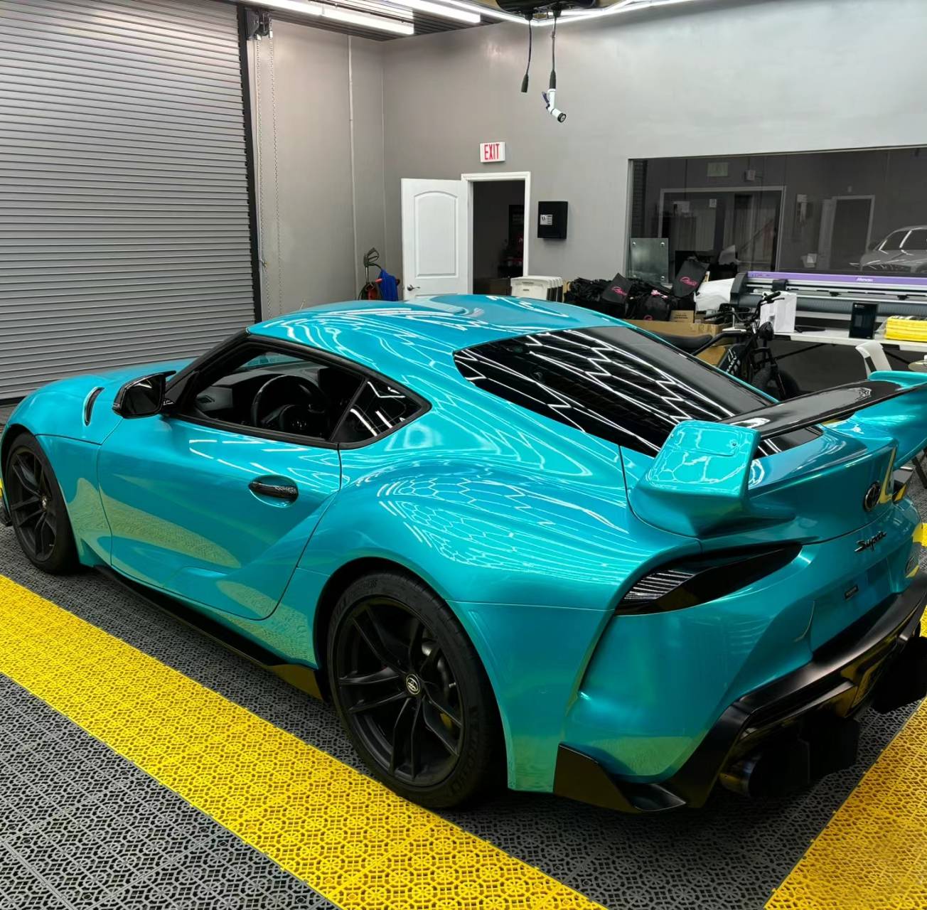 Ravoony Plus Gloss Metal Paint Lake Blue Car Wrap