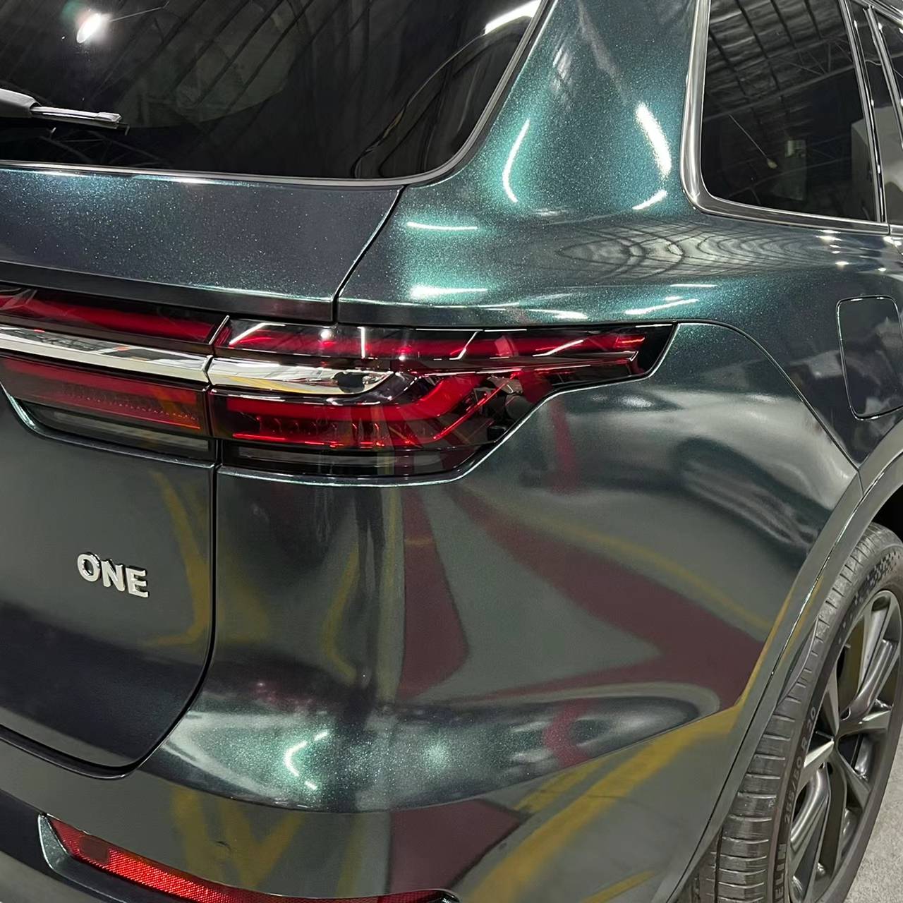 Ravoony Plus Glossy Metallic Emerald Green Car Vinyl Wrap