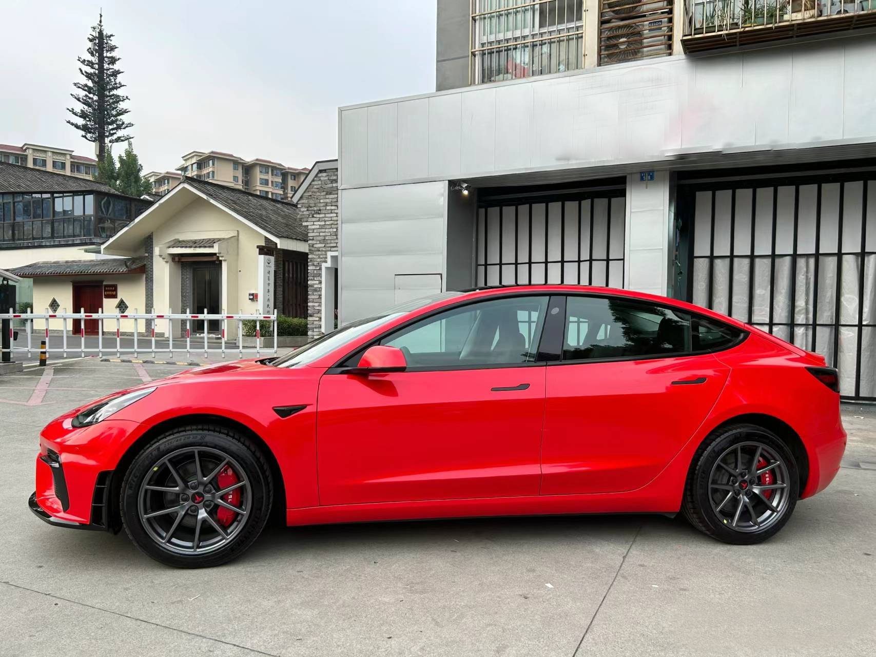 Ravoony Plus Glossy Metallic Paint China Red Vinyl Car Wrap