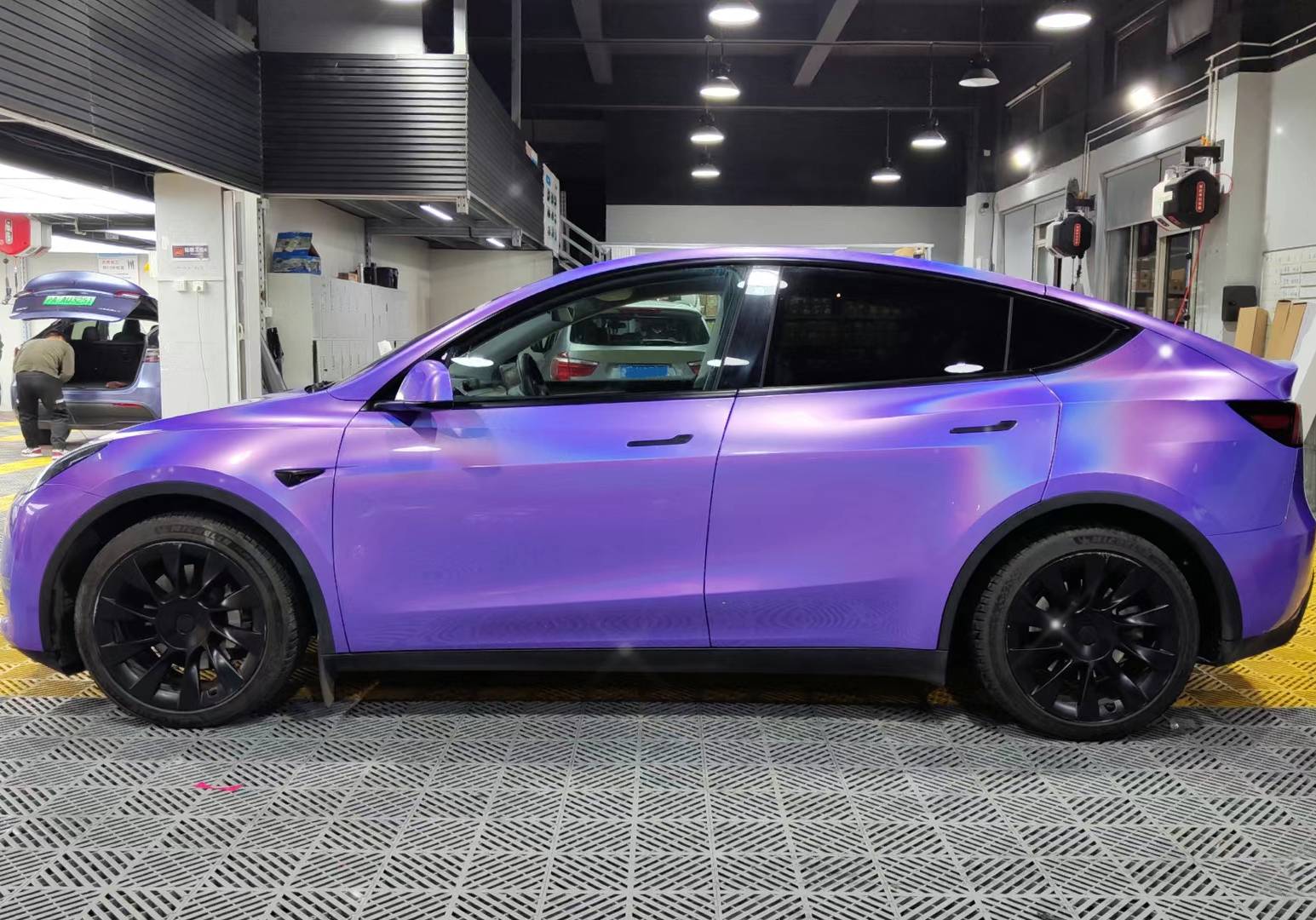 Ravoony Plus Glossy Laser Light Purple Car Wrap