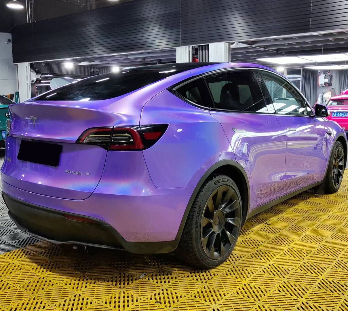Ravoony Plus Glossy Laser Light Purple Car Wrap