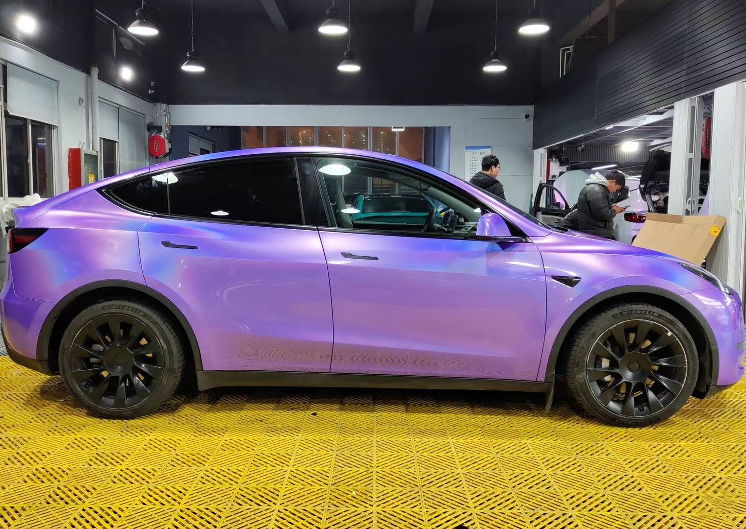 Ravoony Plus Glossy Laser Light Purple Car Wrap