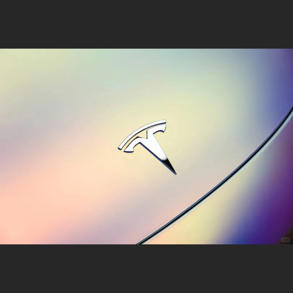 Ravoony Plus Matte Holographic Rainbow Neo Chrome Car Vinyl Wrap