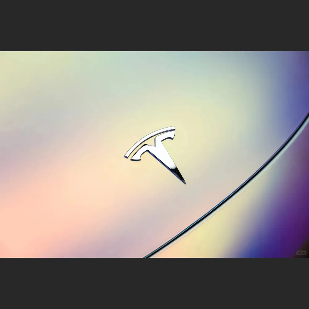 Ravoony Plus Matte Holographic Rainbow Neo Chrome Car Vinyl Wrap