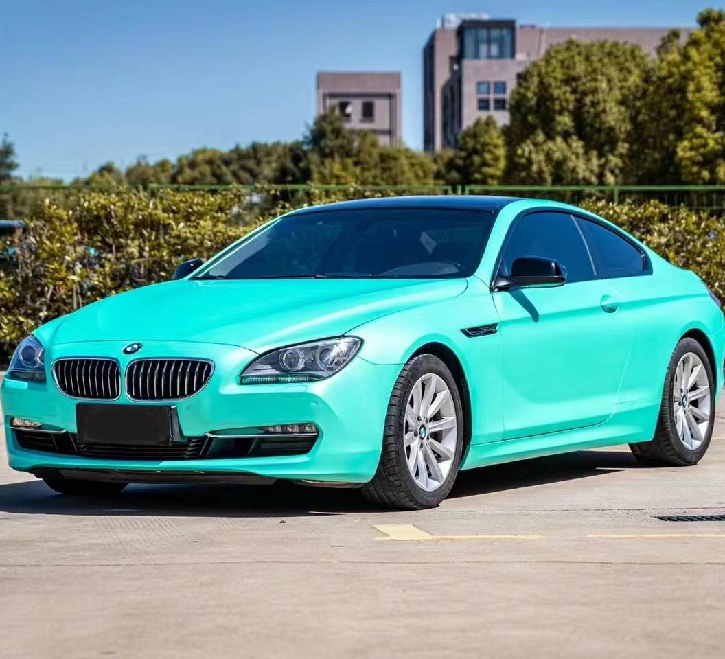 Ravoony Plus Satin Chrome Tiffany Car Wrap