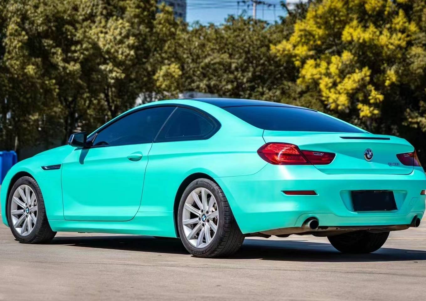 Ravoony Plus Satin Chrome Tiffany Car Wrap