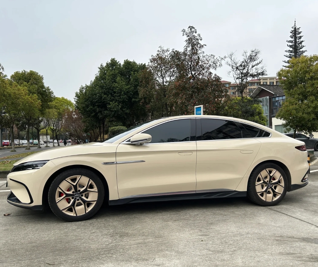 Ravoony Basic Khaki Milan Car Vinyl Wrap