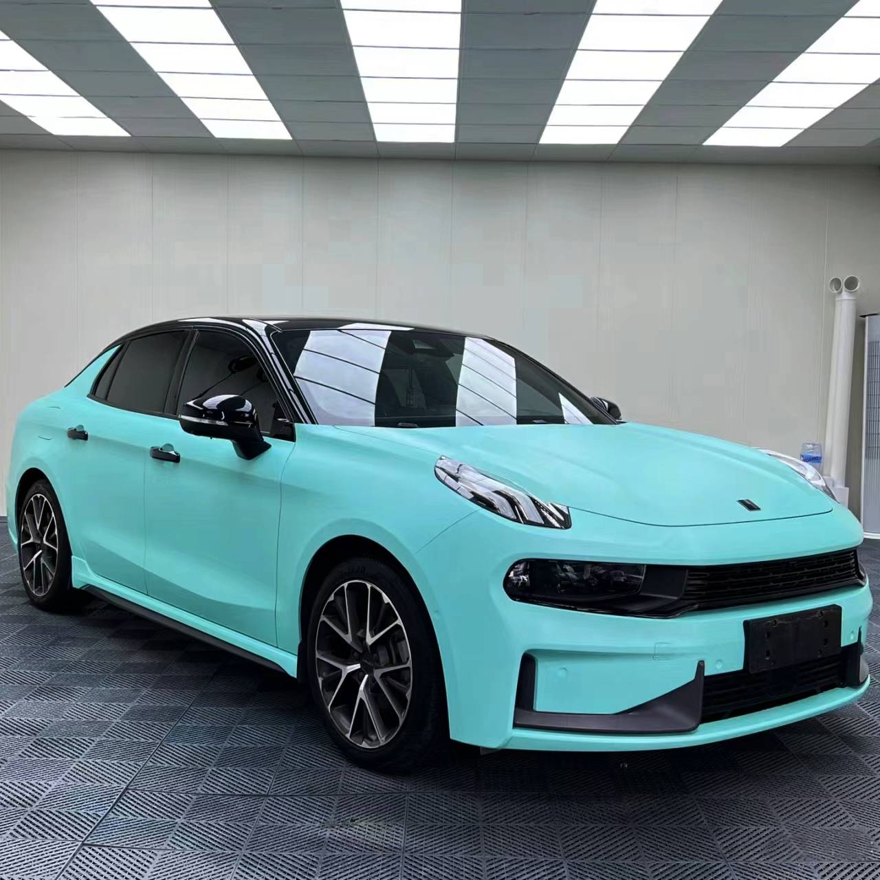 Ravoony Plus Matte Tiffany Blue Car Wrap