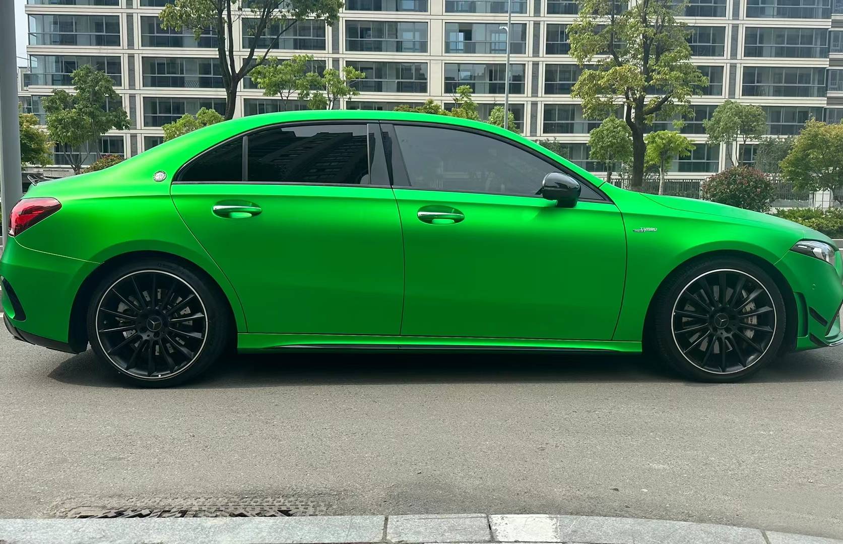 Ravoony Plus Matte Chrome Green Vinyl Wrap