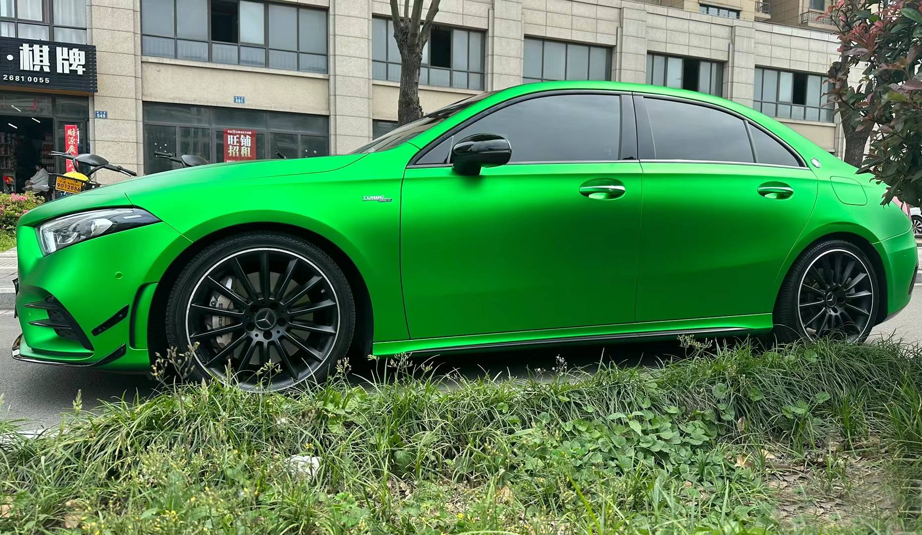 Ravoony Plus Matte Chrome Green Vinyl Wrap