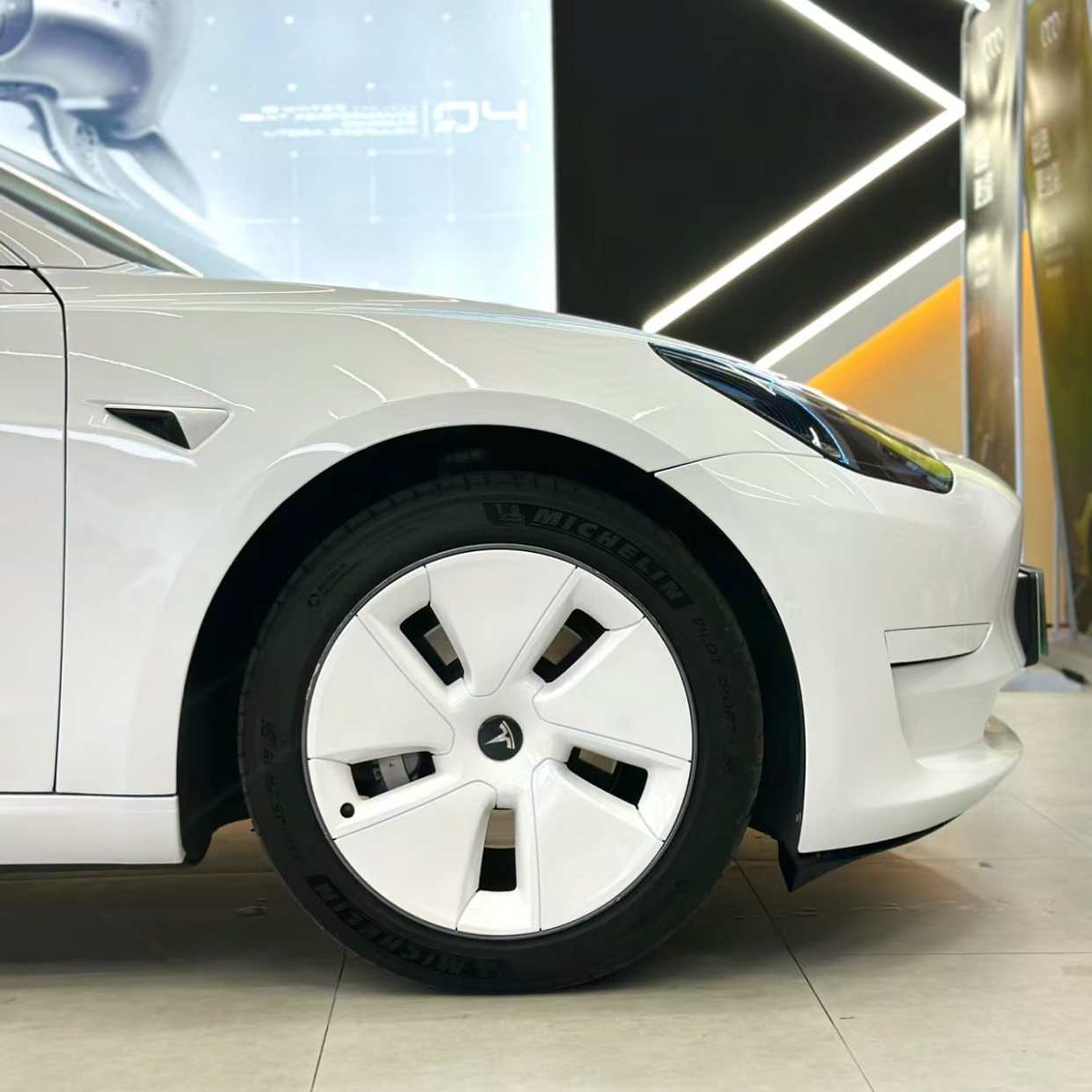 Ravoony Basic Crystal White Car Vinyl Wrap