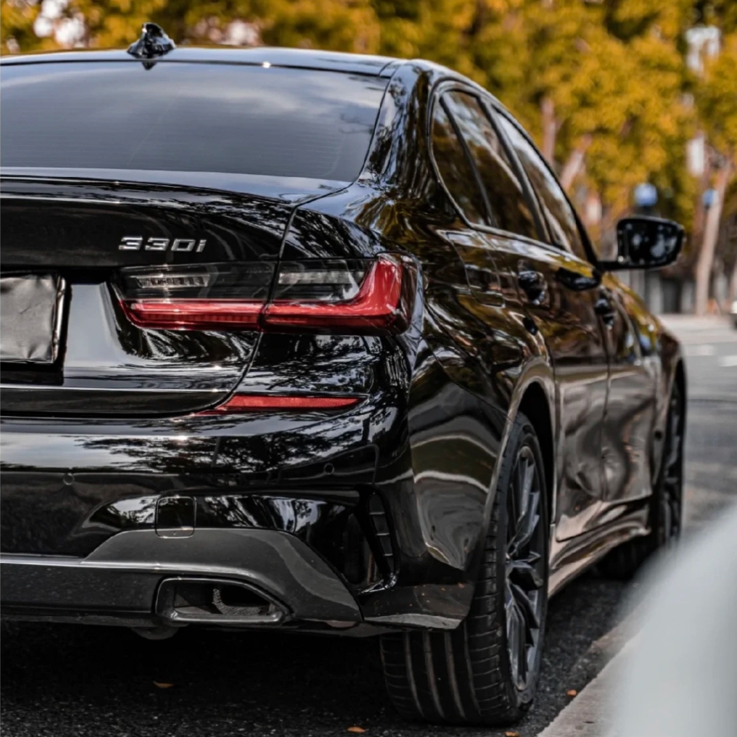 Ravoony Basic PET Gloss Black Car Wrap