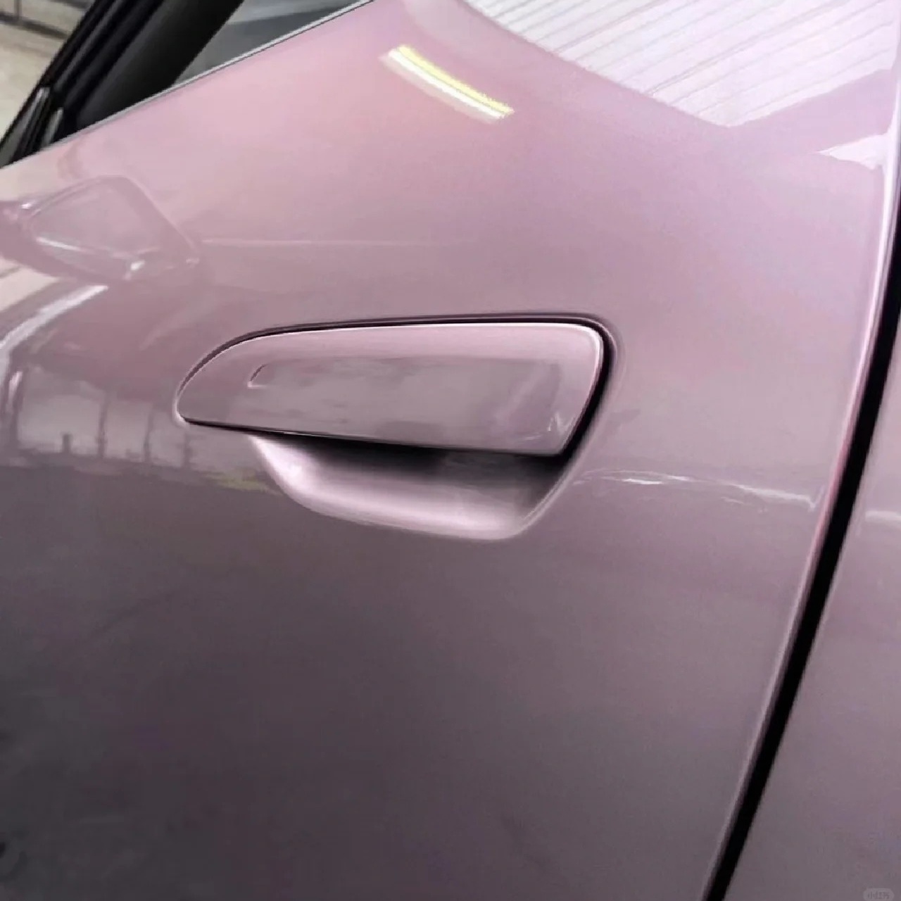 Ravoony Basic Bentley Gloss Passion Pink Vinyl Car Wrap