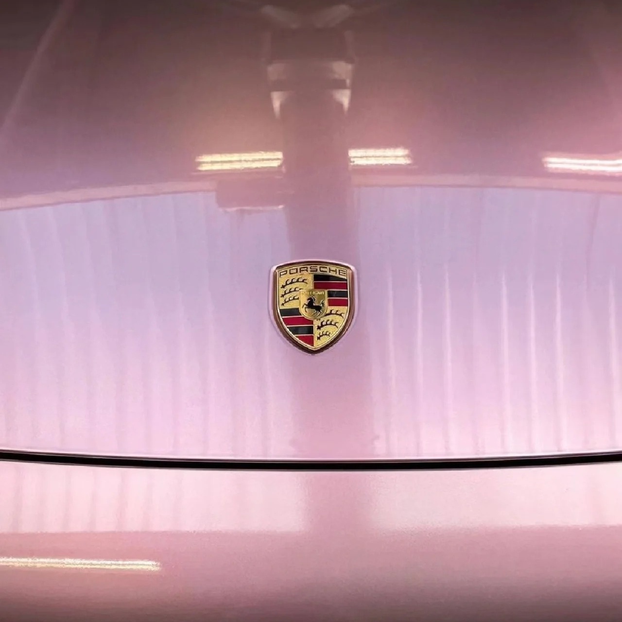 Ravoony Basic Bentley Gloss Passion Pink Vinyl Car Wrap