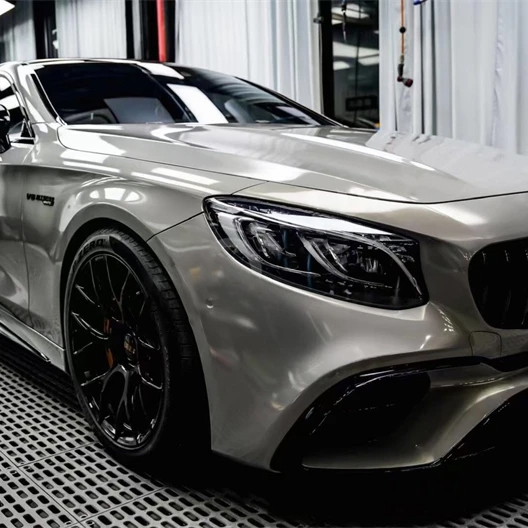 Ravoony Plus Gloss Brilliant Silver Car Wrap