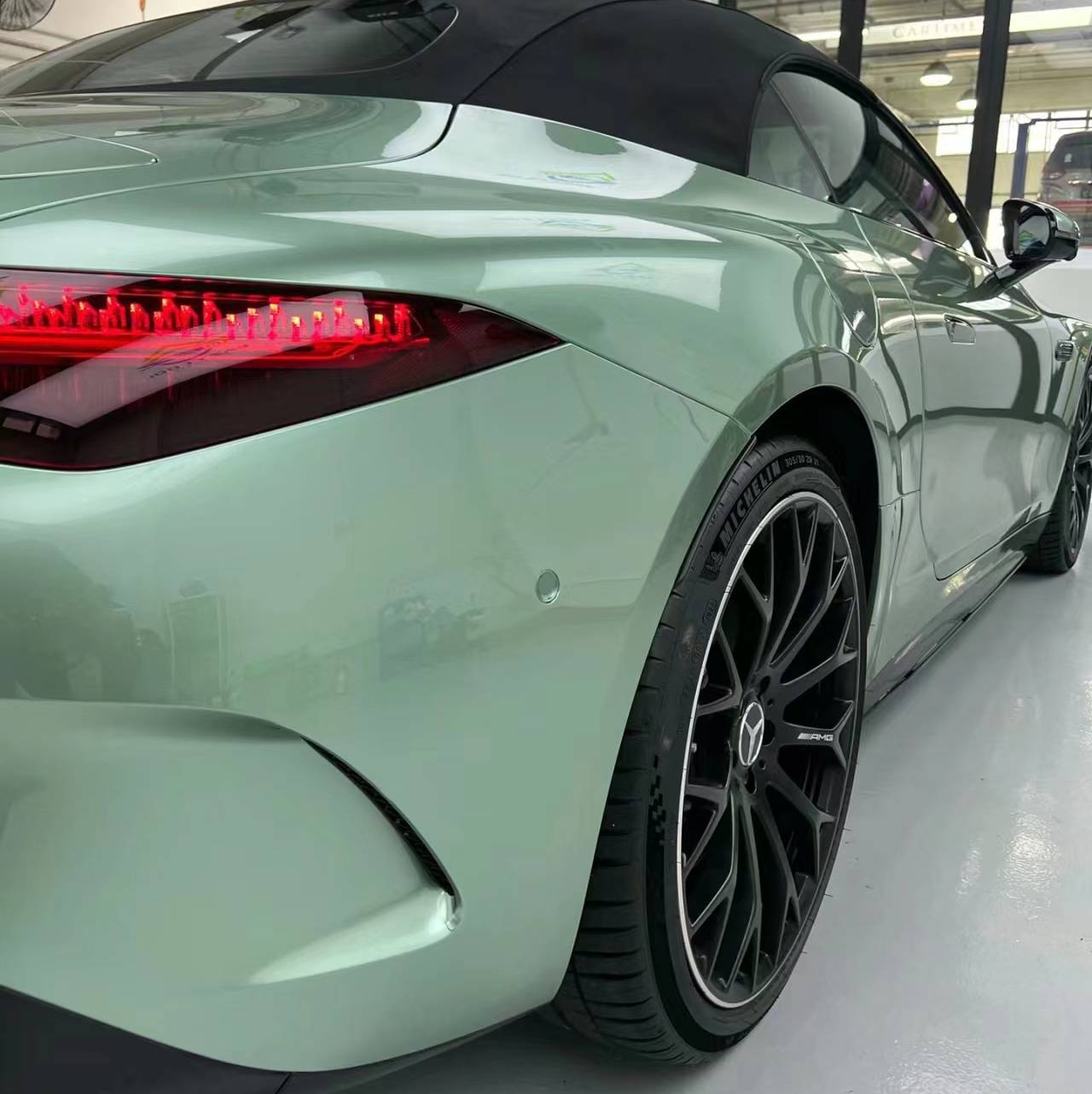 Ravoony Pro TPU Ferrari Gloss Verde Francesca Green PPF Film