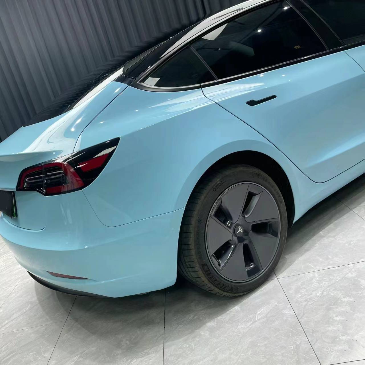 Ravoony Pro TPU Glossy Crystal Light Blue PPF Film