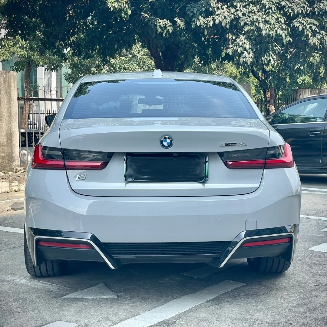Ravoony Basic BMW Brooklyn Grey Vinyl Wrap